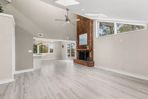 Living - 301 Summit Dr, Destin, FL 32541 photo 1 of 5