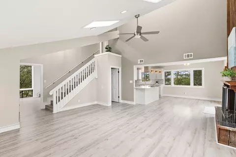 Living - 301 Summit Dr, Destin, FL 32541 photo 4 of 5