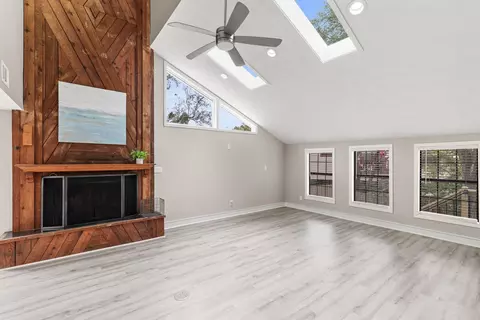 Living - 301 Summit Dr, Destin, FL 32541 photo 3 of 5
