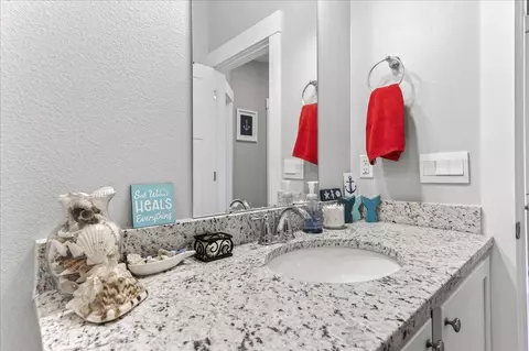 Bath - 2455 Dakota Way, Crestview, FL 32536 photo 3 of 3