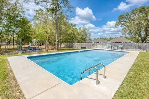 Exterior - 2455 Dakota Way, Crestview, FL 32536 photo 13 of 22