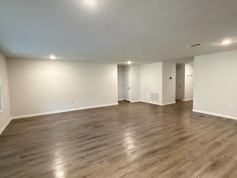 Living - 3545 Sugar Maple Ln, Crestview, FL 32539 photo 2 of 4