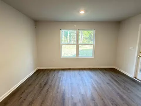 Living - 3545 Sugar Maple Ln, Crestview, FL 32539 photo 4 of 4