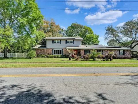700 NE Country Club Ave, Fort Walton Beach, FL 32547