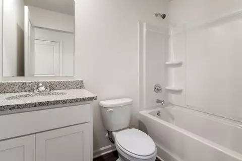 Bath - 179 Mcarthur St, Crestview, FL 32539 photo 1 of 2