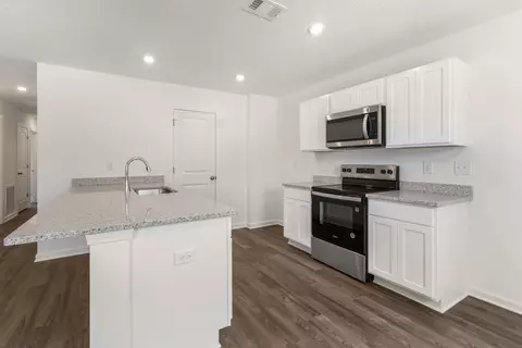 Kitchen - 179 Mcarthur St, Crestview, FL 32539 photo 1 of 2