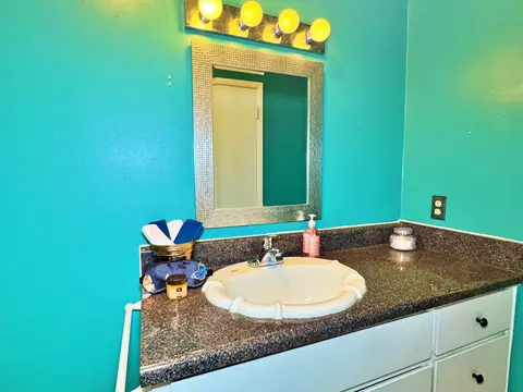 Bath - 3183 Audrey Dr, Crestview, FL 32539 photo 1 of 2