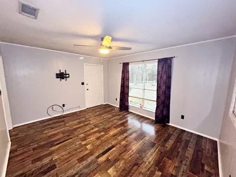 Living - 3183 Audrey Dr, Crestview, FL 32539 photo 1 of 1