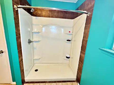 Bath - 3183 Audrey Dr, Crestview, FL 32539 photo 2 of 2