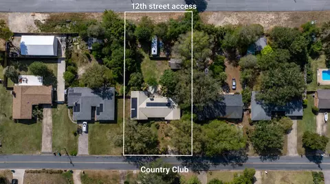 157 Country Club Rd, Shalimar, FL 32579