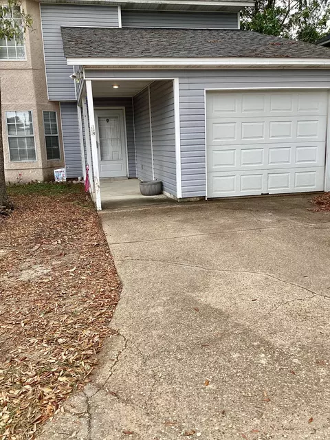 2 Forest Breeze Ct, Fort Walton Beach, FL 32547