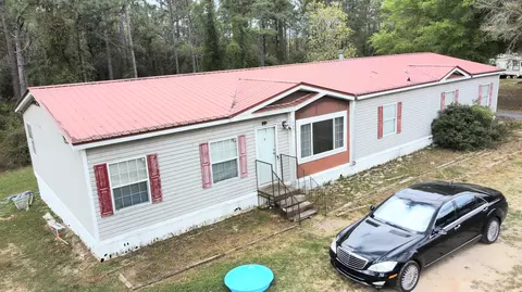 511 Howlin Rd, Defuniak Springs, FL 32433
