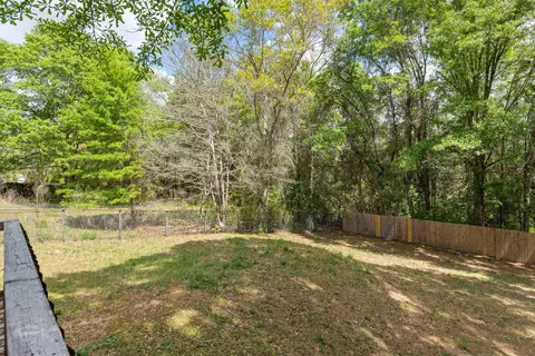 Exterior - 206 Feldon Dr, Crestview, FL 32536 photo 6 of 7