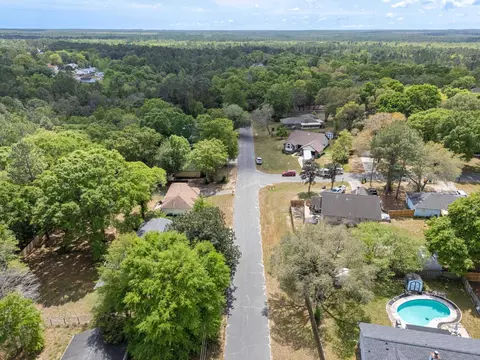 View/Area - 206 Feldon Dr, Crestview, FL 32536 photo 5 of 6