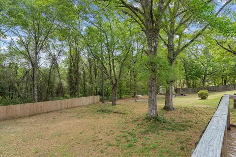 Exterior - 206 Feldon Dr, Crestview, FL 32536 photo 3 of 7