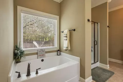 Bath - 1543 Mill Creek Dr, Baker, FL 32531 photo 3 of 4