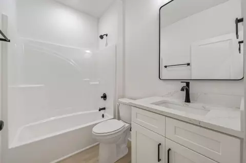 Bath - 305 Shoal River Dr, Crestview, FL 32539 photo 6 of 7