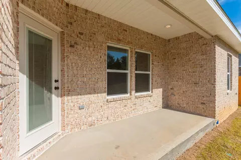 Exterior - 305 Shoal River Dr, Crestview, FL 32539 photo 5 of 10