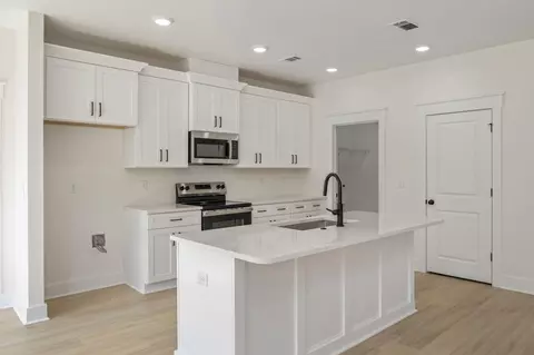 Kitchen - 305 Shoal River Dr, Crestview, FL 32539 photo 2 of 5