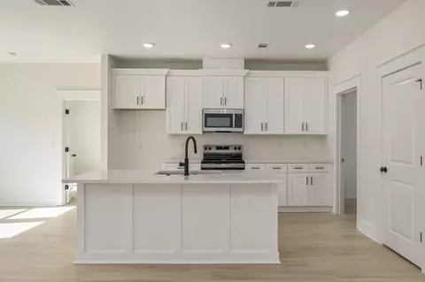 Kitchen - 305 Shoal River Dr, Crestview, FL 32539 photo 1 of 5
