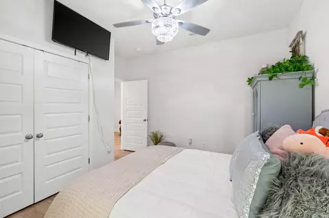 Bedroom - 44 Secluded Cir, Freeport, FL 32439 photo 4 of 7