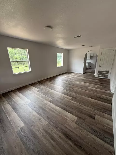 200 N Pleasant St, Geneva, AL 36340