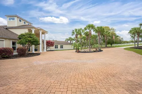 Exterior - 3308 Broadview Cir, Crestview, FL 32539 photo 5 of 16
