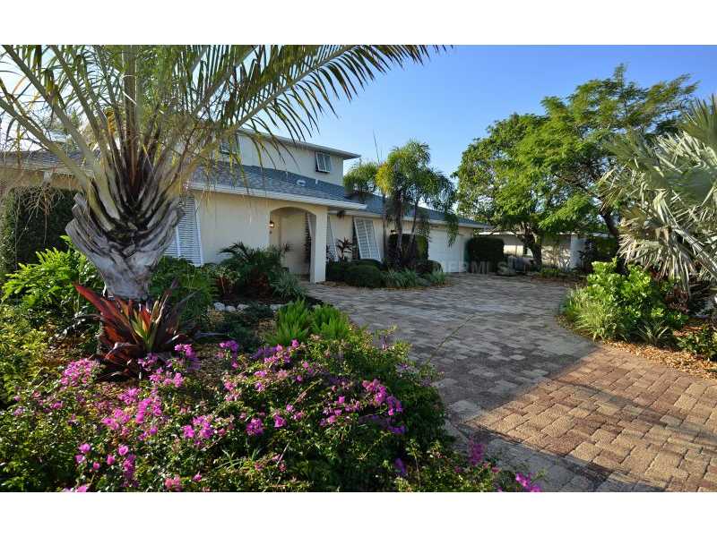 515 68th St, Holmes Beach, FL 34217 photo 1