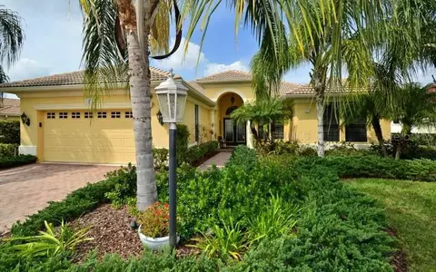 13877 Siena Loop, Lakewood Ranch, FL 34202 photo 1