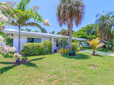 222 85th St, Holmes Beach, FL 34217 photo 1