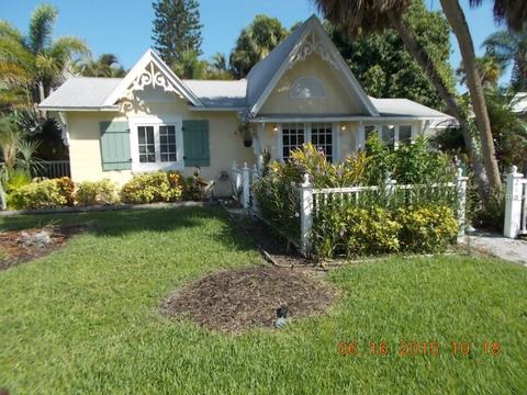 210 76th St, Holmes Beach, FL 34217 photo 1