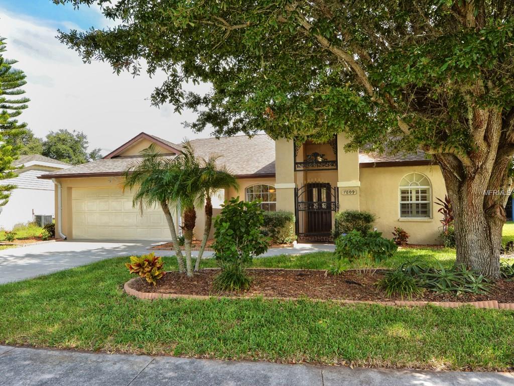 7809 38th Ct E, Sarasota, FL 34243 photo 1
