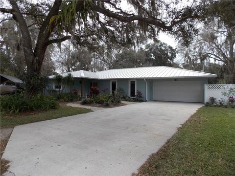 1615 Pine St E, Nokomis, FL 34275 photo 1