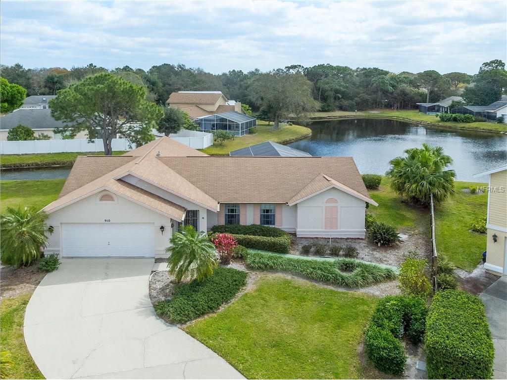 910 70th Dr E, Sarasota, FL 34243 photo 1
