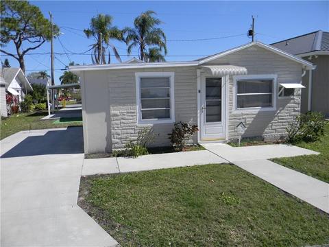 1281 Yoder Ave, Sarasota, FL 34239 photo 1