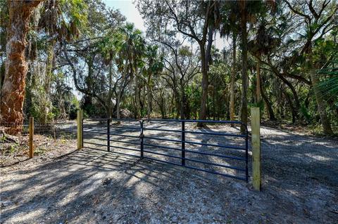 4106 34th Ave E, Bradenton, FL 34208 photo 1