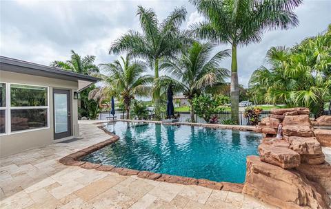 2421 Roberta Ln, Clearwater, FL 33764 photo 1
