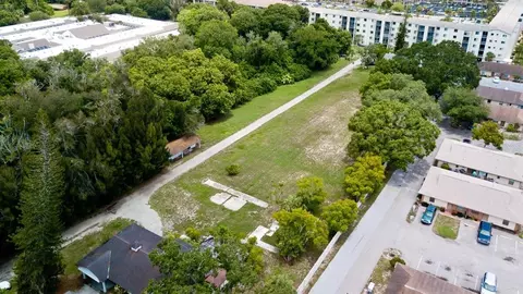 3563 26th St W, Bradenton, FL 34205