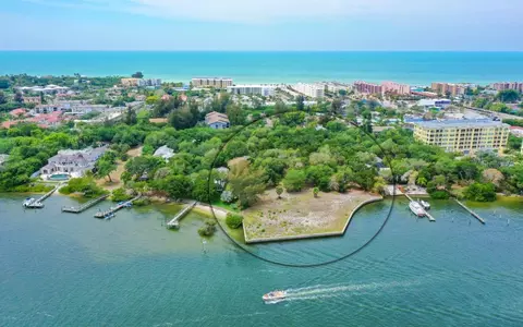 6559 Peacock Rd, Sarasota, FL 34242