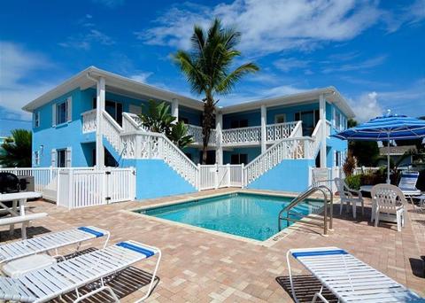 201 35th St #1, Holmes Beach, FL 34217 photo 1
