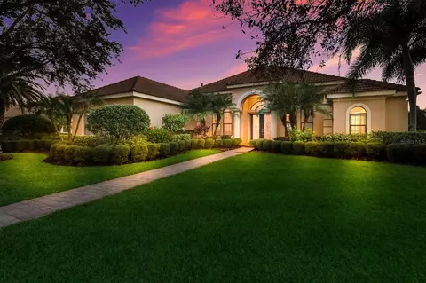 5308 Hunt Club Way, Sarasota, FL 34238