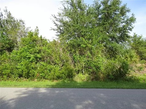 9531 Melody Cir, Port Charlotte, FL 33981