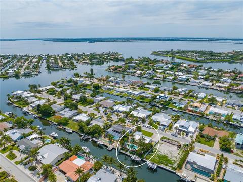 520 69th St, Holmes Beach, FL 34217 photo 1