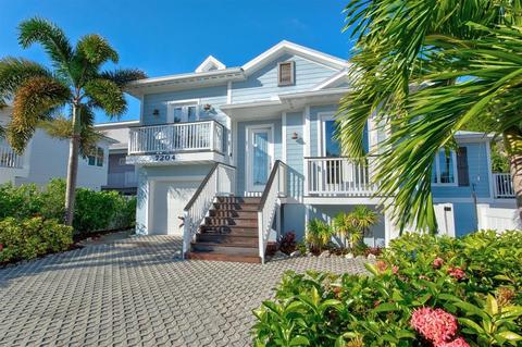 7204 Marina Dr, Holmes Beach, FL 34217 photo 1
