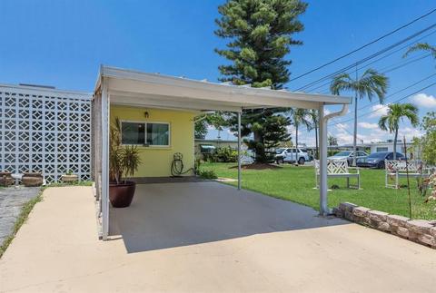 448 63rd St, Holmes Beach, FL 34217