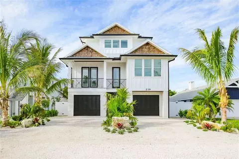 239 S Harbor Dr, Holmes Beach, FL 34217