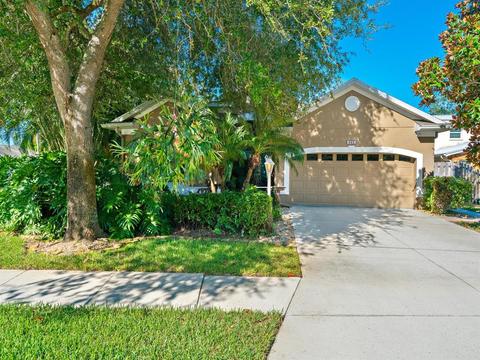 835 Hillcrest Dr, Bradenton, FL 34209 photo 1
