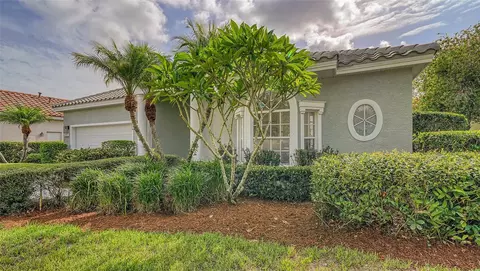 7821 Wilton Crescent Cir, University Park, FL 34201