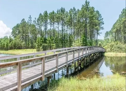 Creek Pines Circle, Wewahitchka, FL 32465