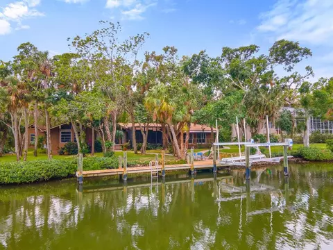 5215 Hidden Harbor Rd, Sarasota, FL 34242